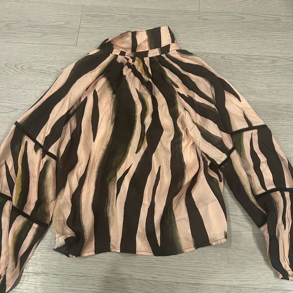 Self Contrast Ladder Sleeve Pink Zebra Print Button Up Size M - Picture 6 of 6